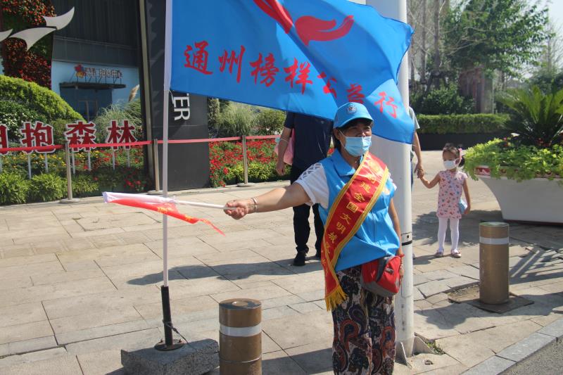 <strong>鸡巴抽插骚逼网站</strong>